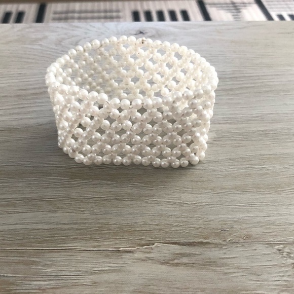 Vintage Stretch Faux Pearl Stretchy Bracelet - Picture 1 of 2